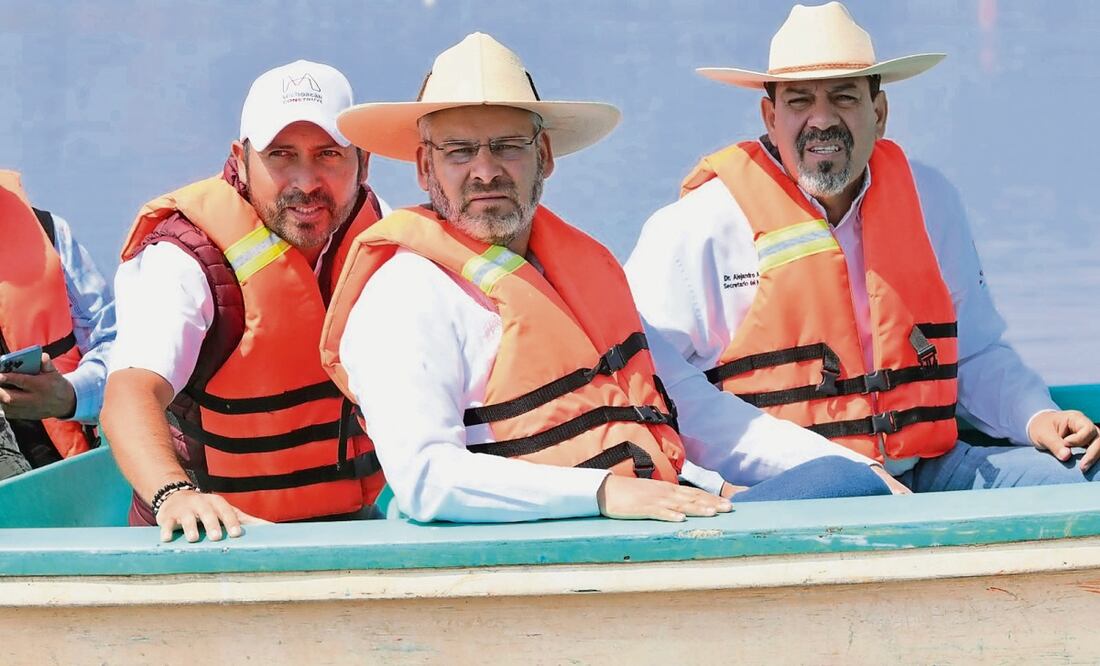 El gobernador de Michoacán busca proteger la reproducción y comercialización del pez blanco Foto: Especial