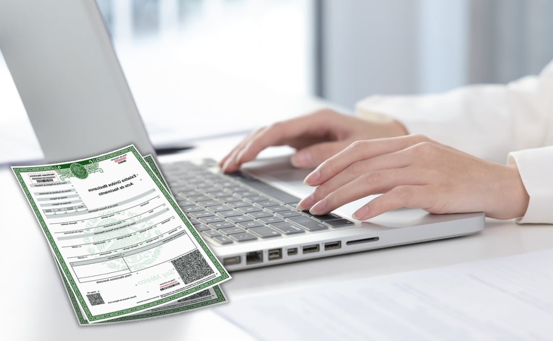 ¿Cómo corregir los datos en tu acta de nacimiento?; consulta aquí el proceso. Foto: Canva