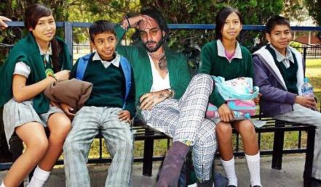 El peor vestido de la semana es… Maluma