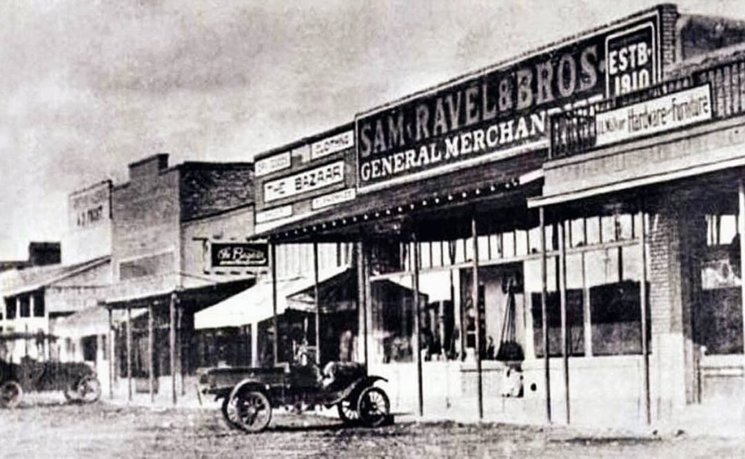 La tienda que Sam Ravel y su hermano habrían operado en Columbus, Nuevo México desde 1910 se habría llamado "Sam Ravel & Bros. General Merchandise". El establecimiento habría estado detrás de la incursión de la División del Norte en Estados Unidos. Tomada de Facebook.