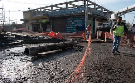 Afectación grave en viviendas de Tultitlán por ruptura de tubería de agua