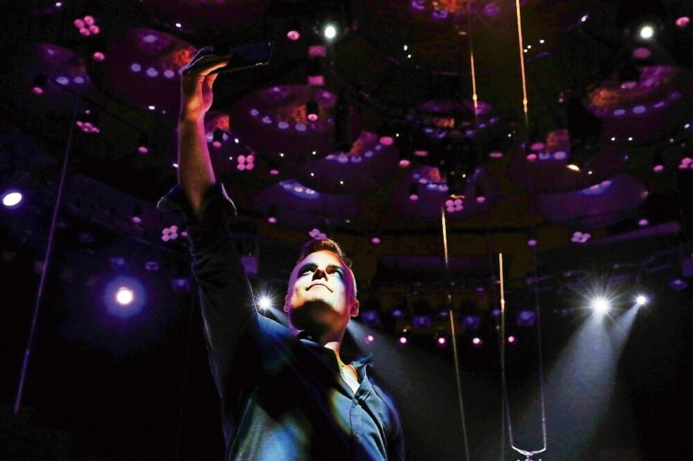 Martel es integrante de la banda tributo oficial Queen Extravaganza. (JUAN CARLOS REYES. EL UNIVERSAL)