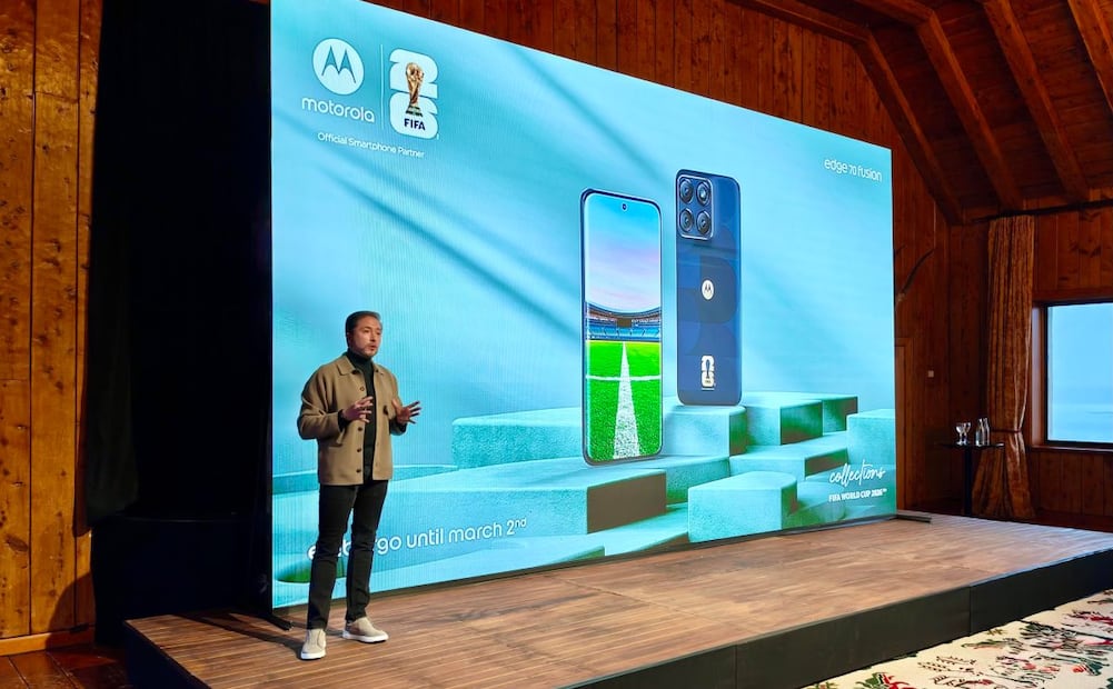 Motorola lanza una colección enfocada en la Copa Mundial de Futbol 2026. Imagen: Israel Rivera