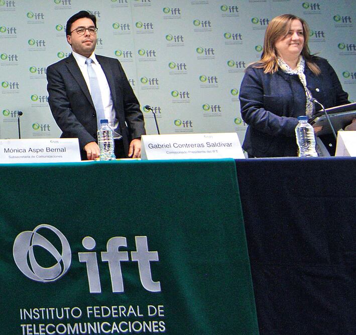 El presidente del Instituto Federal de Telecomunicaciones (IFT), Gabriel Contreras, y la titular de la Unidad de Medios del IFT, María Lizárraga Iriarte (ARCHIVO EL UNIVERSAL)