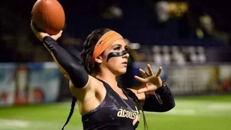 Anny Garza, la mujer detrás del éxito de los Osos de Monterrey; es la primera entrenadora en la historia de la LFA