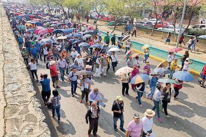 Protestan maestros en 4 estados contra reforma educativa