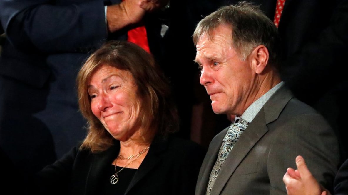 Los padres de Otoo Warmbier, Cindy y Fred, aseguran que no descansarán hasta que se haga justicia. Foto: Reuters 