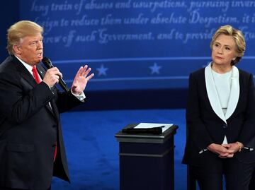 Hillary Clinton opina que debatir con Trump es "una pérdida de tiempo"