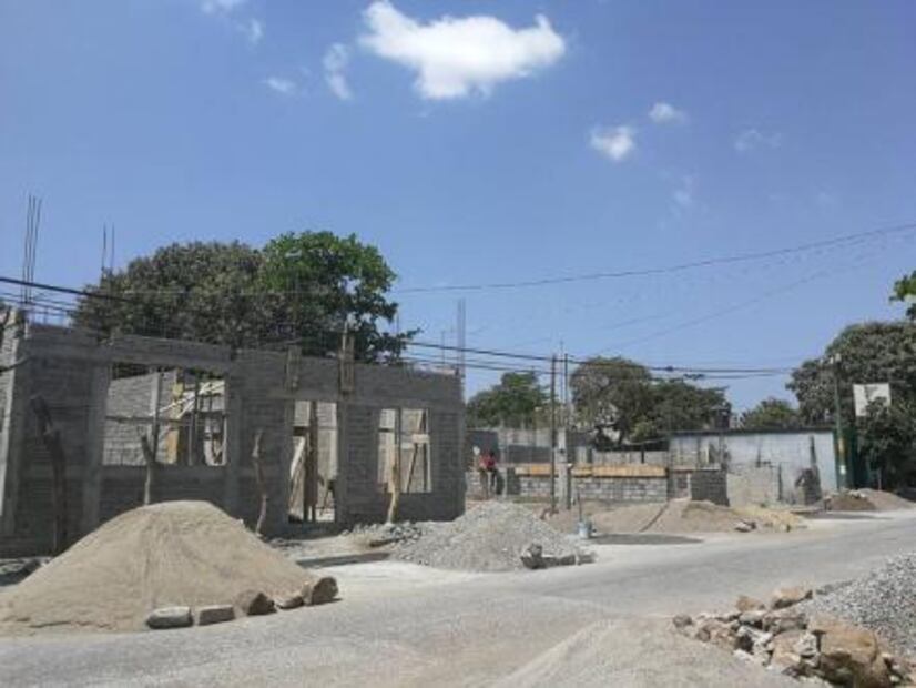 Avanza recontrucción de casas en Juchitán