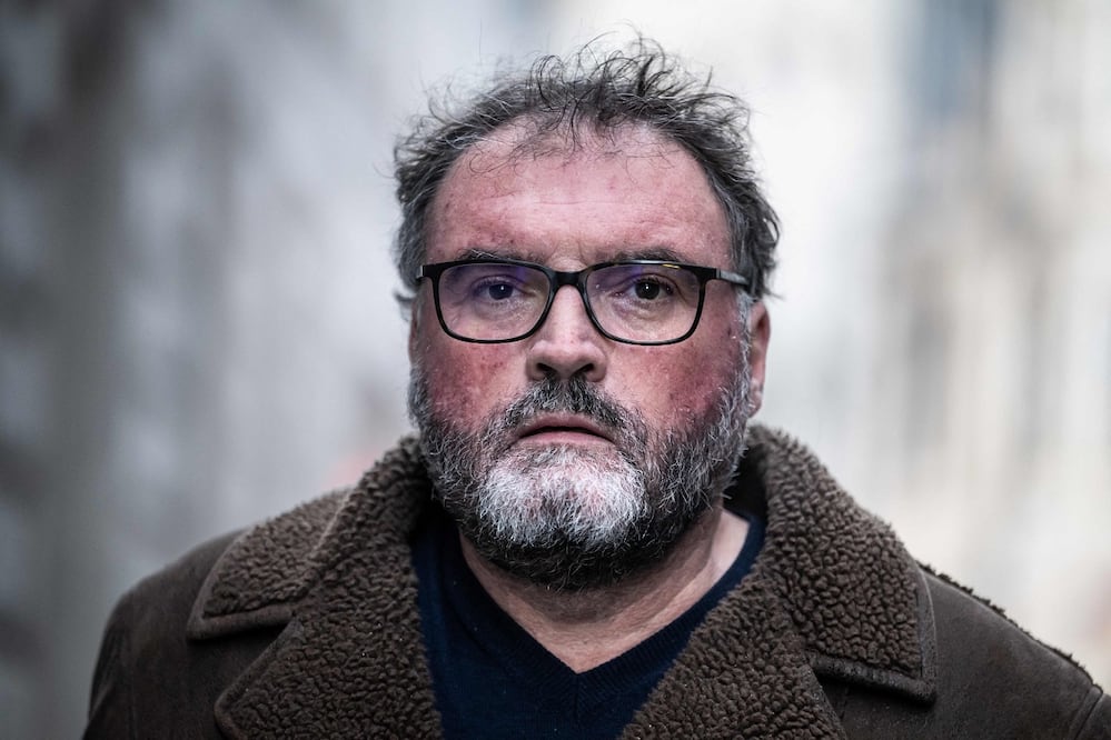 EL anestesista francés, Frédéric Péchier, a su llegada a la corte, en Besancon, Francia, el 15 de diciembre de 2025. FOTO: ARNAUD FINISTRE. AFP