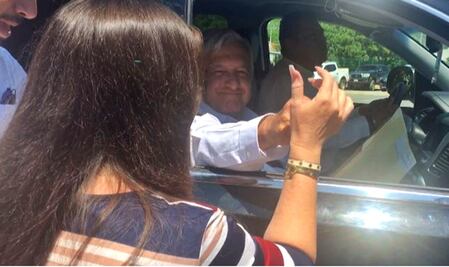 AMLO llega a Badiraguato, cuna de “El Chapo” Guzmán, donde supervisará avances de carretera