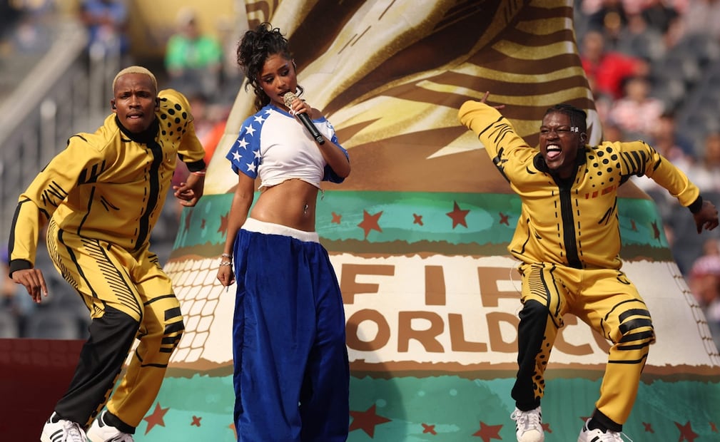 La sudafricana Tyla también participó en la inauguración de México. Foto: AFP.