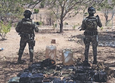 Resguardan finca donde localizaron más de 2 mil artefactos explosivos en Sinaloa; también había armas