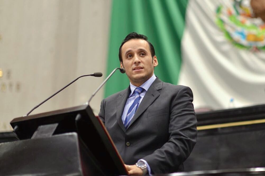 Proceso. El panista Sergio Hernández informó que alistan una denuncia ante la Fiscalía de Veracruz en contra de Eva Cadena por corrupción (TOMADA DE TWITTER)