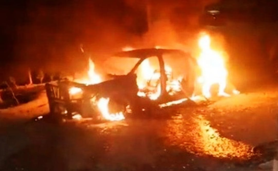 Enfrentamiento en Rayones, Nuevo León; balacera entre cárteles deja cinco muertos y vehículos incendiados. Foto: Especial