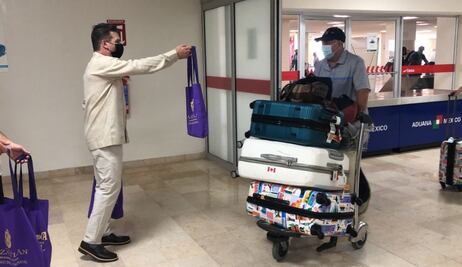 Retrocede turismo aéreo a México en julio, es su primera baja en nueve meses