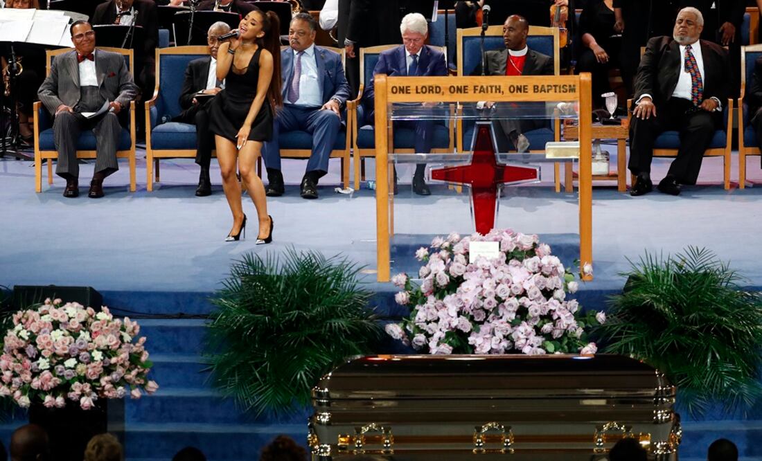 Critican minivestido de Ariana Grande. Foto: AP