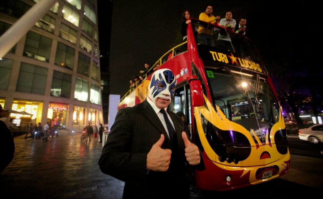 A las luchas. Paseo, función en primera fila y selfie con un luchador profesional. (Foto: Archivo El Universal)