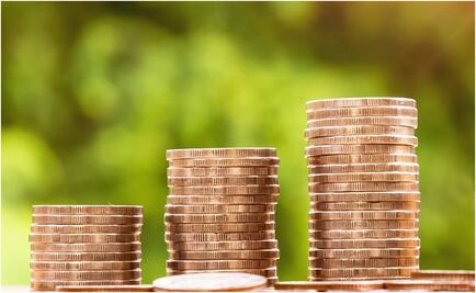 Bajo crecimiento y aumento de deuda llevarían a México a baja en calificación: Moody's