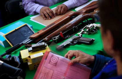Retiran casi 20 mil armas de fuego de calles del DF