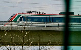 Alstom proveerá de trenes a México; firman contrato por 1.083 millones de dólares que incluye 33 de larga distancia y 14 suburbanos