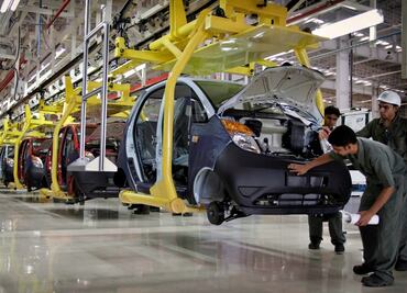 Guerra Rusia-Ucrania dejará al mundo sin 2.6 millones de autos nuevos y este es el motivo