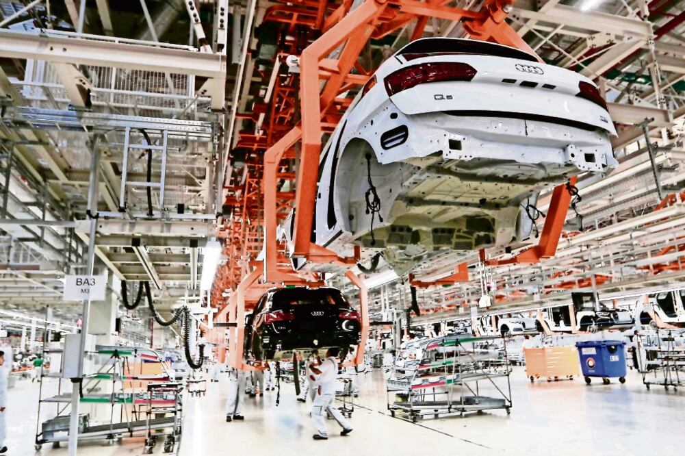 En la planta de Audi en San José Chiapa, Puebla, hay un taller de pintura que funciona casi sin efluentes y es uno de los más limpios del mundo. (HUGO ORTUÑO. EFE)