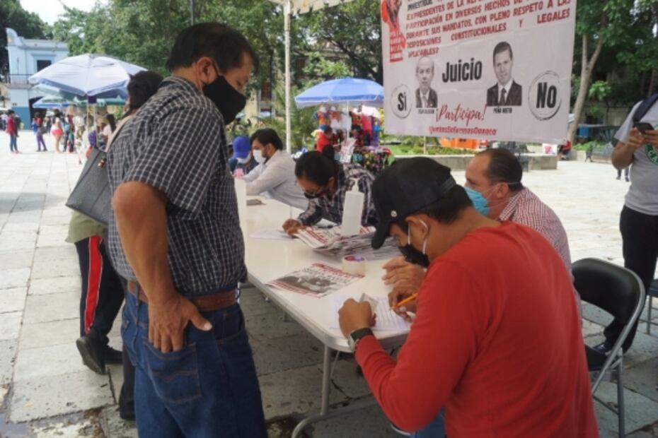 Morena arranca recolección de firmas en Oaxaca para enjuiciar a Peña Nieto y Calderón