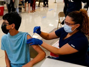 Salud presenta guía de vacunación anti-Covid para menores de 12 a 17 años