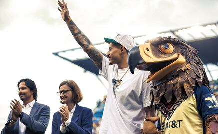 Juan Toscano recibe jersey del América y 'le hace el feo', "Soy Tigre"