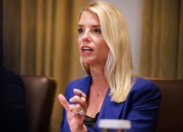 Fiscal general de EU acusa a Maduro de sobornos para acceder a espacio aéreo de México, Guatemala y Honduras; sería para traficar drogas