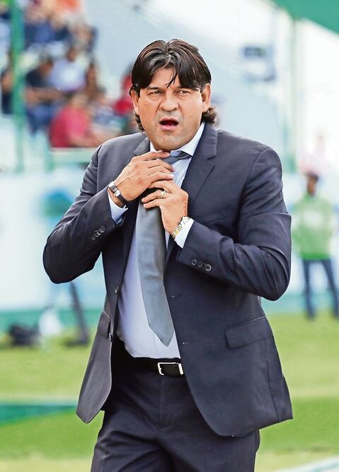 Saturnino estaba prácticamente sentenciado tras caer ante las Chivas (JACOB GARCÍA. JAM MEDIA)