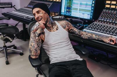 Travis Barker ya desafió a la muerte en el pasado: estuvo a punto de morir en un accidente aéreo