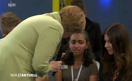Críticas a Merkel en redes por frialdad ante niña palestina