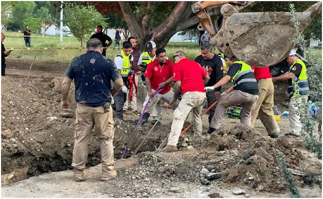 El hombre de 44 años, se quedó atrapado en una zanja de agua y lodo de aproximadamente 3 metros de profundidad (27/12/2024). Foto: Especial
