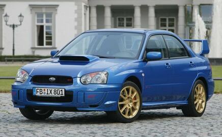 Un Subaru que usa un Game Boy como cuadro de instrumentos