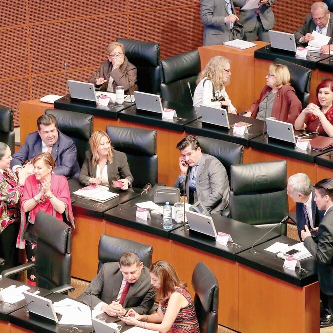 En el Senado prosiguieron en su segundo día las negociaciones a puerta cerrada en torno al dictamen de la Guardia Nacional. LUCÍA GODÍNEZ. EL UNIVERSAL