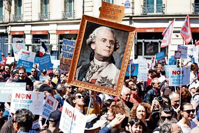 “Paren a Macron”, reclaman franceses durante protesta