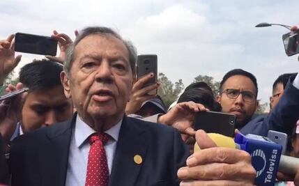 Ustedes ya legislan, tienen 40 diputados, recrimina Muñoz Ledo a CNTE