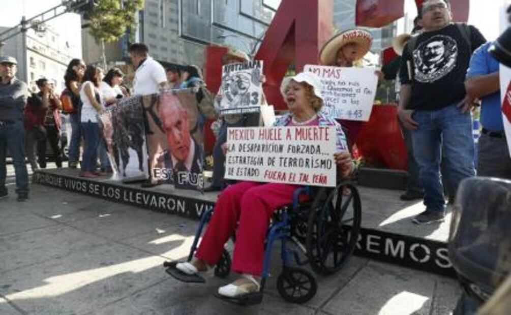 Padres de los 43 piden a PGR no enfocarse sólo en Cocula