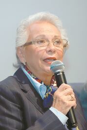 Morales, con visa humanitaria, dice Segob