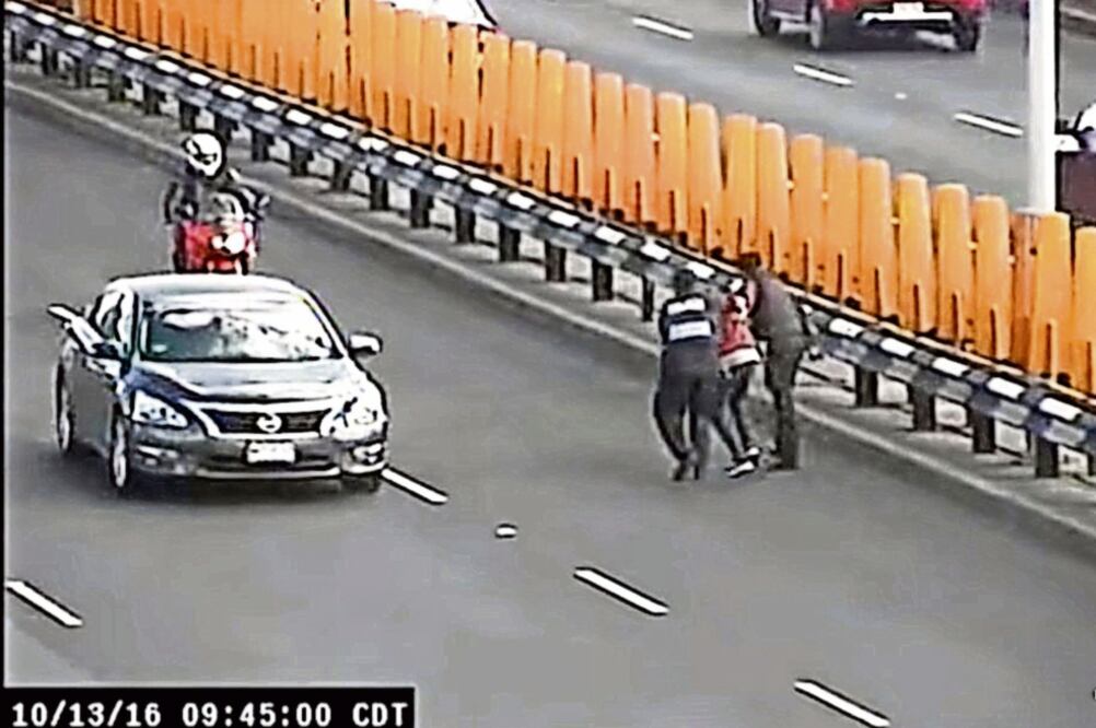 Jóvenes delincuentes pueden cometer una y otra vez un robo menor sin usar violencia y saben que sólo estarán unas horas detenidos, advierte experto (IMAGEN TOMADA DE VIDEO)