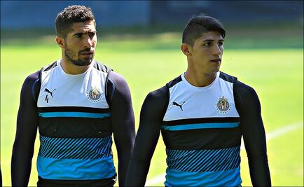 Pulido y Chivas estudian ofertas