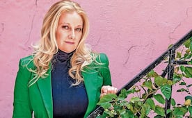 Ana Cirré celebra la unión femenina