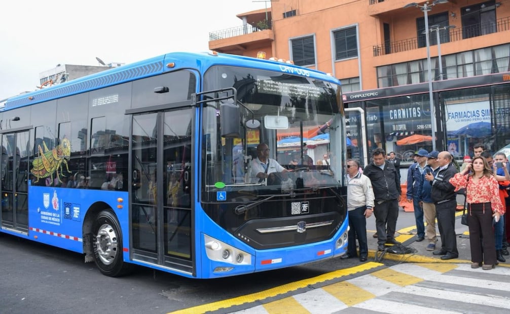 Inauguración de la línea cero del trolebús “chapulín”. El transporte irá desde Chapultepec hasta Ciudad Universitaria. Al evento asistieron Clara Brugada y otras autoridades de la Ciudad de México. Foto: Santiago Cadena El Universal