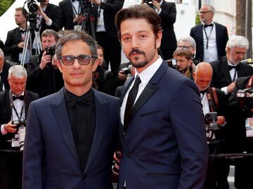 Gael García y Diego Luna niegan que hayan tomado un solo peso de “donativos” fílmicos