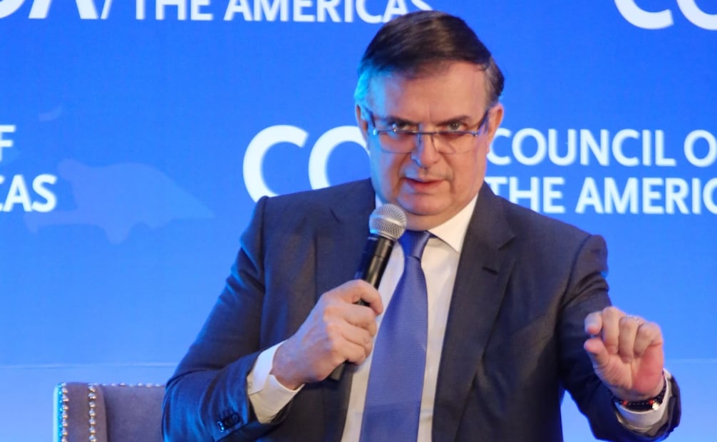 Marcelo Ebrard durante su participación en Council of the Américas (COA), 2025 Latin American Cities Conferences. Foto: Cortesíad/ Secretaría de Economía