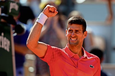 Djokovic triunfa y sigue haciendo historia