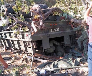 Accidente en carretera deja 5 soldados muertos