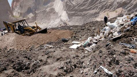 Derrumbe en mina de San Luis Huexotla deja a trabajador sepultado